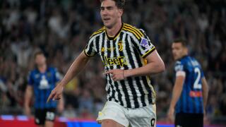 Juventus' Dusan Vlahovic celebrates a goal that was later disallowed during the Italian Cup final soccer match between Atalanta and Juventus at Rome's Olympic Stadium, Wednesday, May 15, 2024. (AP Photo/Gregorio Borgia)
