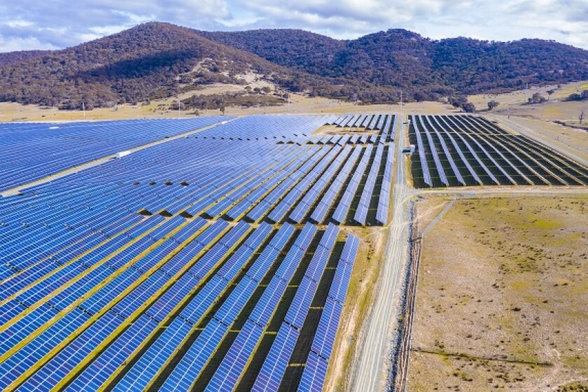 Solar power farm Australia from Adobe 29May20 575x375