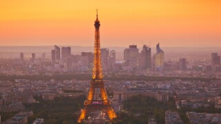 Alamy 2021-05-04 paris 375x275