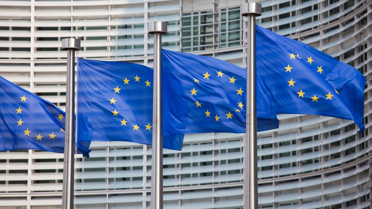 EU curve flattens as investors favour long-dated SSA pickup