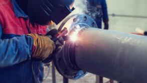 Flat welding flange to the pipe steel