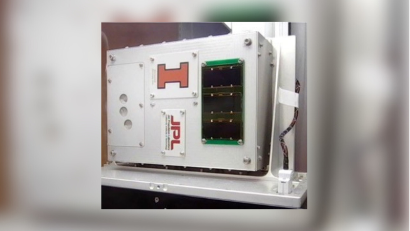 The Space Entanglement and Annealing QUantum Experiment (SEAQUE) device