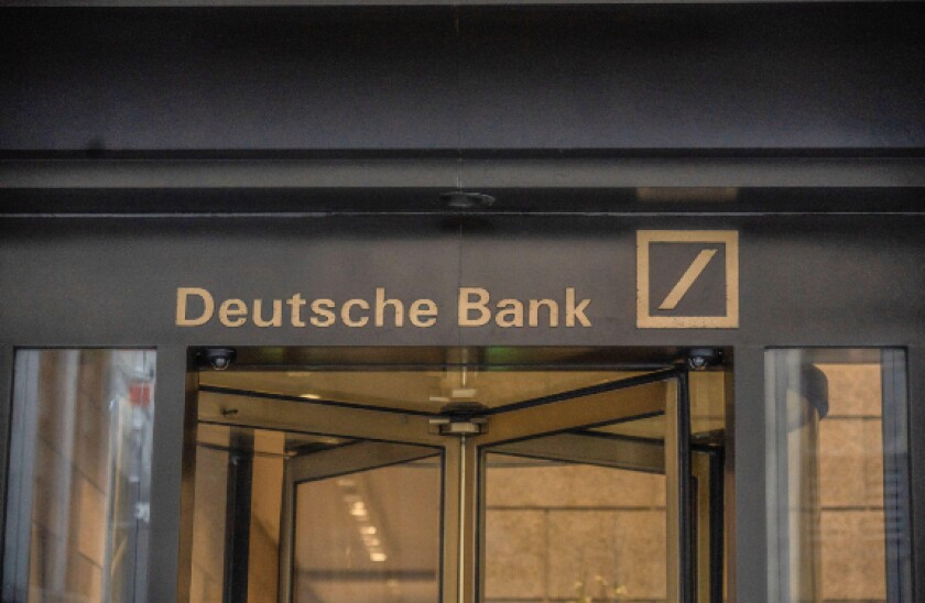 alamy 2021-05-11 deutsche bank nyc 575x375