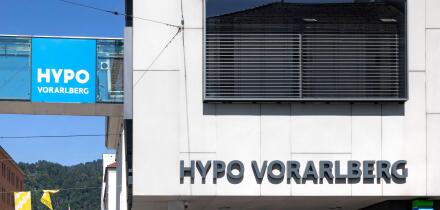 Hypo Vorarlberg Zentrale, Bregenz, Vorarlberg, Osterreich // Hypo Vorarlberg Headquarters, Bregenz, Vorarlberg, Austria - 20250718_PD16109