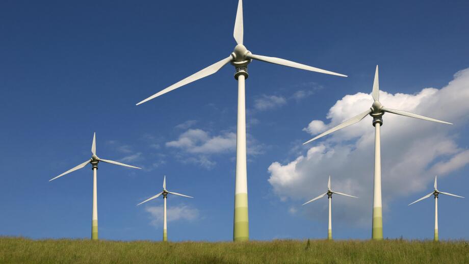 Windrader auf einer Wiese Thema Energie und Umweltschutz. Image shot 12/2013. Exact date unknown.