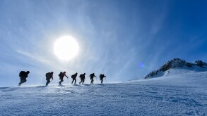 walking-as137606000.jpg