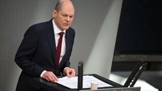 Berlin, Germany. 27th Feb, 2022. Chancellor Olaf Scholz delivers a government statement at the beginning of the special session of the Bundestag on the war in Ukraine. Credit: Bernd von Jutrczenka/dpa/Alamy Live News