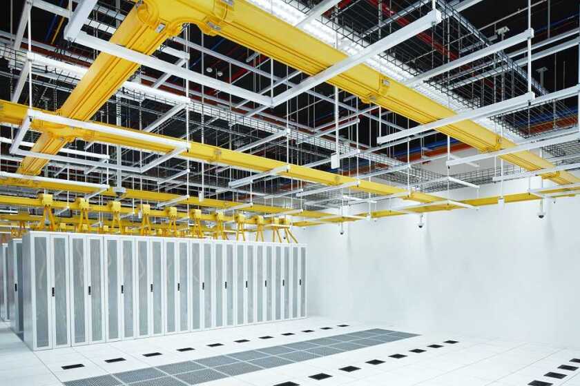 Caption - Data hall at one of STT GDC's data centre facilities.jpg