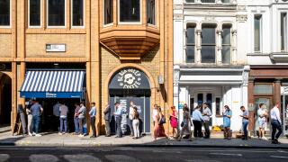 People Queueing At The Dilieto Sandwich Bar, Fleet Street, London, UK.