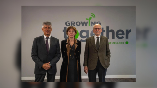 Óscar Fanjul (left) and Anne Bouverot (centre) at Cellnex