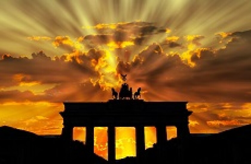 brandenburg gate dawn 230px