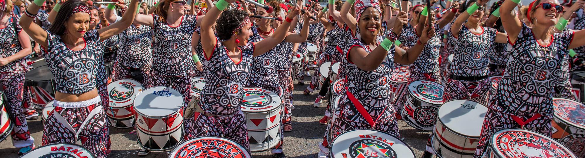 London, UK. 28th Aug, 2017. The Batala drum band from Brazil - The Monday of the Notting Hill Carnival. The annual event on the streets of the Royal Borough of Kensington and Chelsea, over the August bank holiday weekend. It is led by members of the Briti