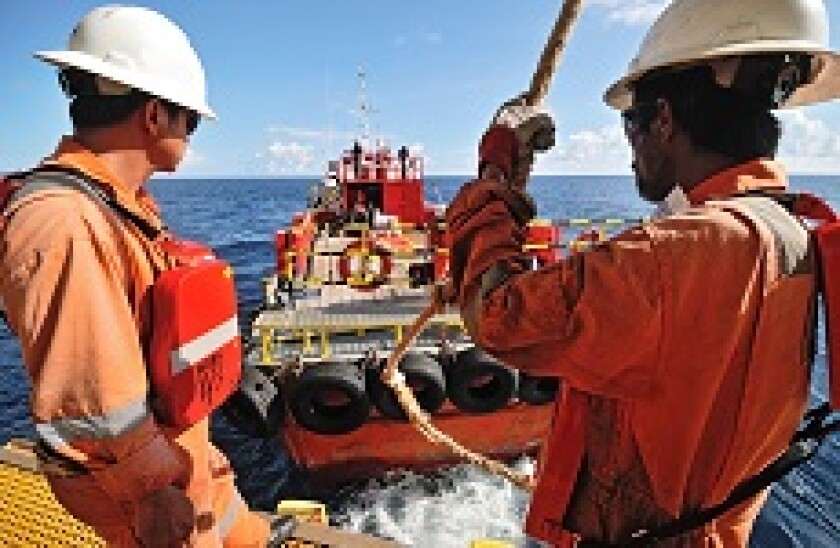 workers_on_oil_rig_230px