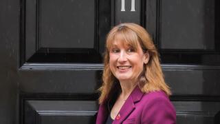 London, UK. 29th Oct, 2025. Rachel Reeves, Chancellor of the Exchequer, exits 11 Downing Street for PMQs this morning. Credit: Imageplotter/Alamy Live News