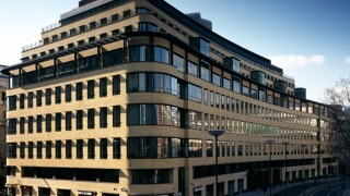 Deutsche Bank London from Alamy 15May24 575x375