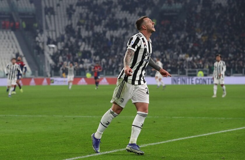 Turin, Italy, 21st December 2021. Federico Bernardeschi of Juventus celebrates after scoring to give the side a 2-0 lead during the Serie A match at Allianz Stadium, Turin. Picture credit should read: Jonathan Moscrop / Sportimage