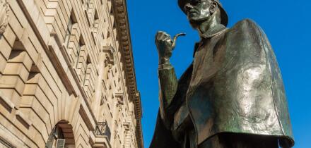 Sherlock Holmes statue outside Baker Street underground station, London, UK