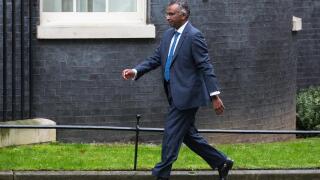 London, UK. 11th Jan, 2018. Viswas Raghavan, Head of Banking for Europe, the Middle East and Africa (EMEA) and Deputy CEO for the EMEA region at J.P. Morgan, arrives in Downing Street for a meeting between Prime Minister Theresa May and the chief executiv