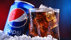 A can and a glass of Pepsi
