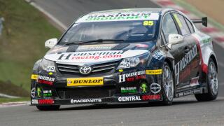 Brands Hatch, Fawkham, Longfield, UK. 5th April, 2015. Stewart Lines and Houseman Racing Toyota Avensis drives during the Dunlop MSA British Touring Car Championship at Brands Hatch. Credit:  Gergo Toth/Alamy Live News