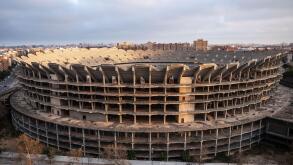 Valencia, Spain. 16th Feb, 2025. Nou Mestalla Standstill: Valencia CF's New Stadium, Frozen Since 2009, Shows Signs of Activity Amid Club Turmoil. In Valencia, Spain, February 16, 2025. (Photo by David Cruz Sanz/Alter Photos/Sipa USA) Credit: Sipa US/Alam