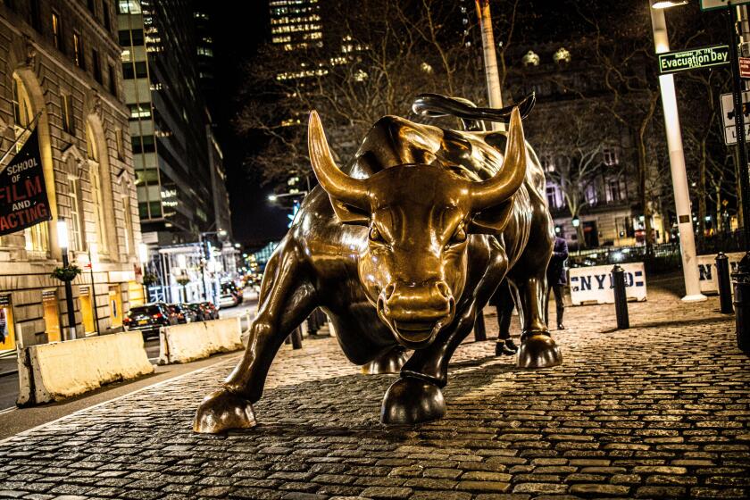 The Wall Steet Bull (Charging Bull), Fincancial District, Manhattan, New York, USA