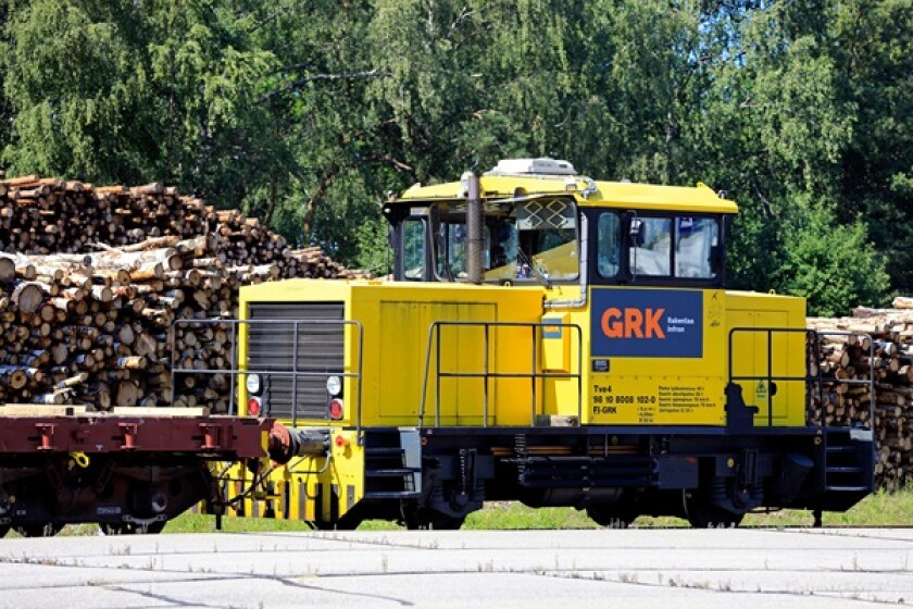 Yellow Tve4 OTM work locomotive. 40 Tve4 were manufactured by Valmet in 1978-83, numbered 501?540. Salo Railway Station, Finland. July 18, 2020.