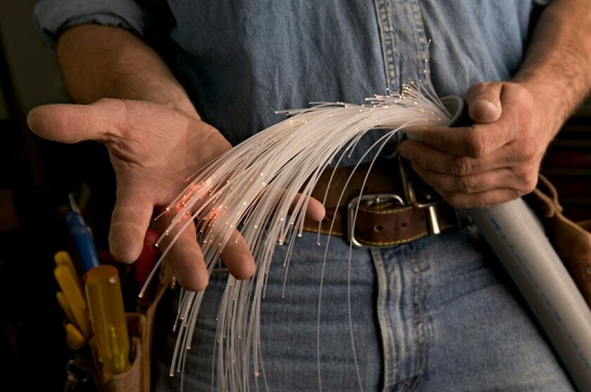 Fibre optic cable telecoms from Alamy 16Dec21 575x375