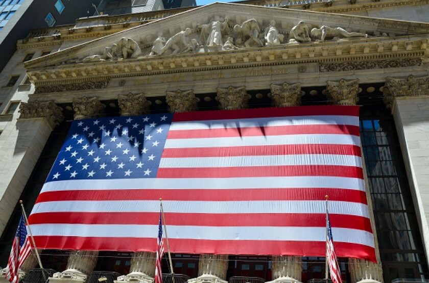 Wall Street US flag from Alamy 21Jul22 575x375