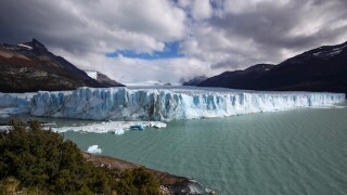 Argentina, waterfall, brink, tension, LatAm, 575