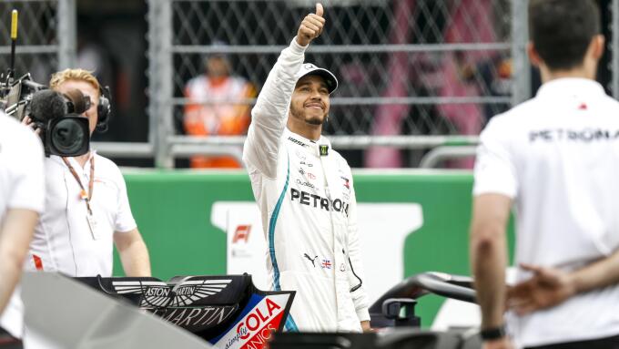 Mexico City, Mexico. 7th October 2018; Autodromo Hermanos Rodriguez, Mexico City; FIA Formula One World Championship of Mexico, Qualification day; #44 Lewis Hamilton (GBR, Mercedes AMG Petronas Motorsport) thanks the fans for their support Credit: Action 