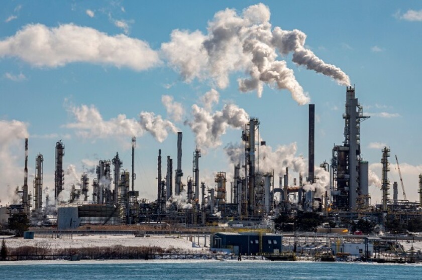 Fossil fuel oil refinery Suncor Canada from Alamy 5Aug21 575x375