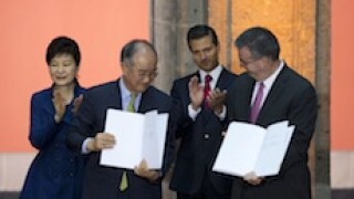 Alejandro Díaz de León, Mexico, Bancomext