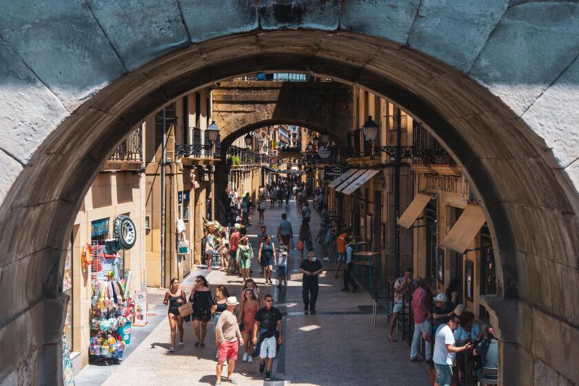 Narrow Street Old Town Donostia San Sebastian, Gipuzkoa, Basque Country, Spain, Europe