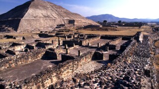 Mexico Theotiuacan Avenue of the Dead Pyramid of the Sun Moon Aztec Chachapoya city of Gods