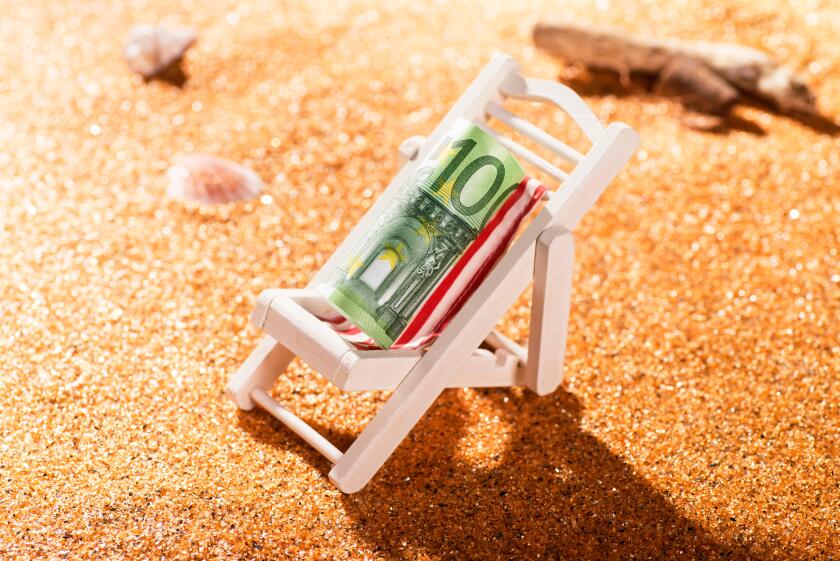 Euro notes summer holiday_alamy_9Aug23