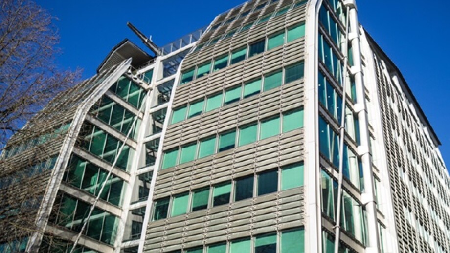 Lloyds Bank HQ London from Alamy 29Aug24 575x375