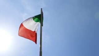 Italy_flag_sky_Adobe_230x150