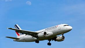 Airbus A 319 of the airline Air France approaching Geneva airport, Geneva, Switzerland