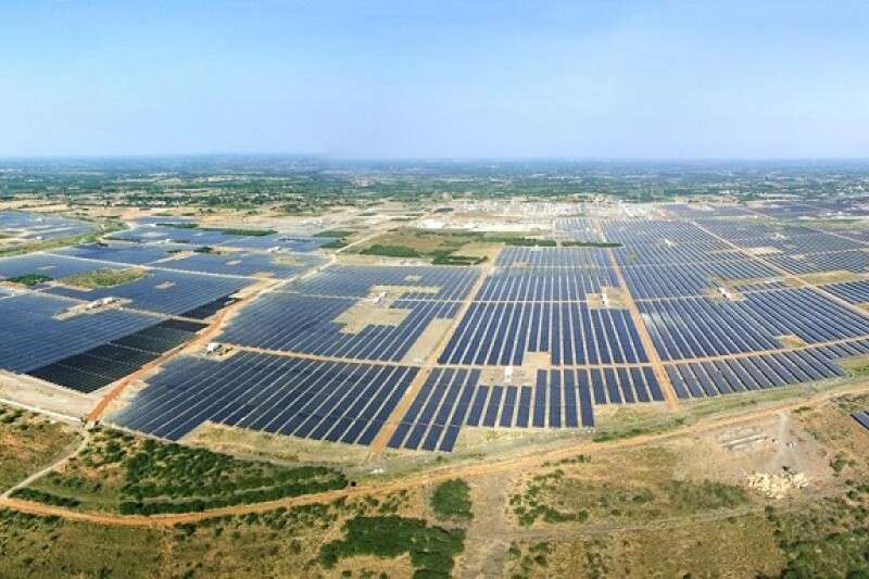 Kamuthi Solar Park Adani Green Energy Wikimedia attrib to Financial Express 575x375.jpg