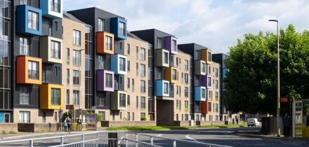 ukhousing-alamy-091025.jpg