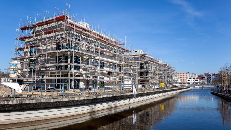 Construction site for owner-occupied homes at Tegel harbour basin, Berlin, Germany
