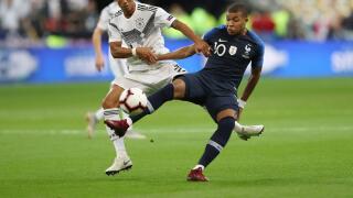 Stade de France, Paris, France. 16th Oct, 2018. UEFA Nations league football, France versus Germany; Thilo Kehrer challenges Thilo Kehrer Credit: Action Plus Sports/Alamy Live News