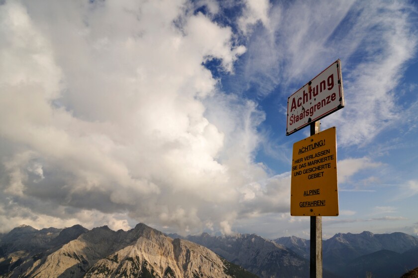 German-Austrian border, Mittenwalder Hoehenweg high route, Mittenwald, Karwendel mountains, Bavaria, Germany, Europe