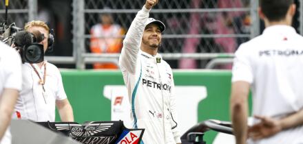 Mexico City, Mexico. 7th October 2018; Autodromo Hermanos Rodriguez, Mexico City; FIA Formula One World Championship of Mexico, Qualification day; #44 Lewis Hamilton (GBR, Mercedes AMG Petronas Motorsport) thanks the fans for their support Credit: Action