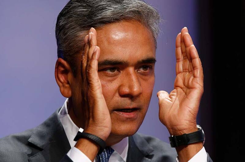 Anshu-Jain-hands-Reuters-960.jpg