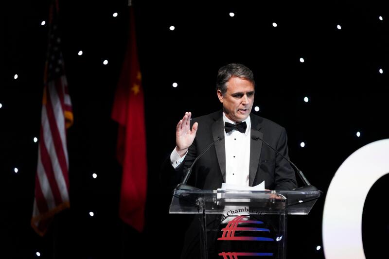 200109 -- NEW YORK, Jan. 9, 2020 -- Michael Roberts, president & CEO of HSBC USA, delivers a remark during the 15th anniversary and Chinese Lunar New Year gala of China General Chamber of Commerce-U.S.A. in New York, the United States, Jan. 8, 2020.  U.S.