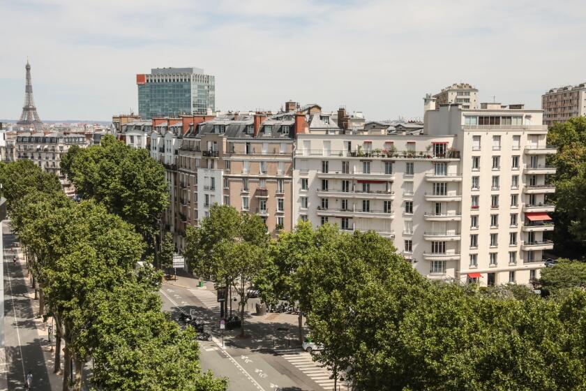 French social housing paris_alamy_12Oct23