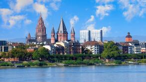 Mainz city center viewed from Rhine River, Mainz, Rhineland-Palatinate, Germany, Europe