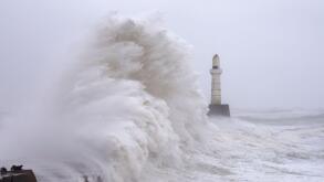 Scotland, Oct 19th 2023: Waves at Aberdeen south breakwater during storm Babet